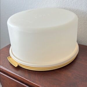 Vintage Large Tupperware 1256-4 Cake Taker